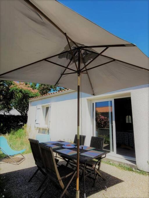 Agreable Maison Ensoleillee Avec Jardin Arbore Villa Le Château-dʼOléron Buitenkant foto