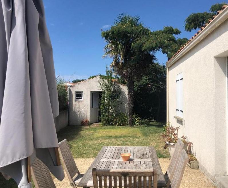 Agreable Maison Ensoleillee Avec Jardin Arbore Villa Le Château-dʼOléron Buitenkant foto